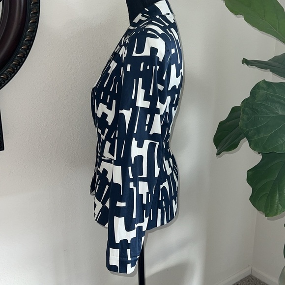 Paperwhite by Anthropologie Woman’s Blue White Geometric Single Breast Blazer 8 - Picture 6 of 13